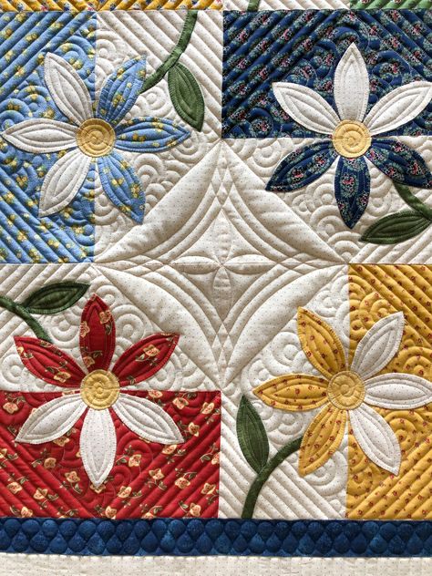 Flower Quilts Applique, Floral Quilt Patterns, Daisy Quilt, Flower Quilt Patterns, Wall Quilt Patterns, Vintage Quilts Patterns, Quilting Designs Patterns, Longarm Quilting Designs, Applique Quilt Patterns