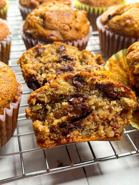 Best Banana Bread Muffins, Moist Banana Bread Muffins, Banana Bread Easy Moist, Banana Bread Muffins Easy, Moist Banana Muffins, Blender Muffins, Muffins Easy, Kitchen Ingredients, Banana Bread Muffins