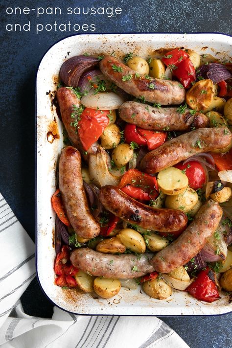 Full Recipe >> https://theforkedspoon.com/sausage-and-potatoes-recipe Sweet Italian Sausage Recipes, Roasted Sausage, Sausage And Potatoes, Sausage Recipes For Dinner, Sausage Dinner, Italian Sausage Recipes, Sausage Dishes, Sausage Potatoes, Sweet Italian Sausage