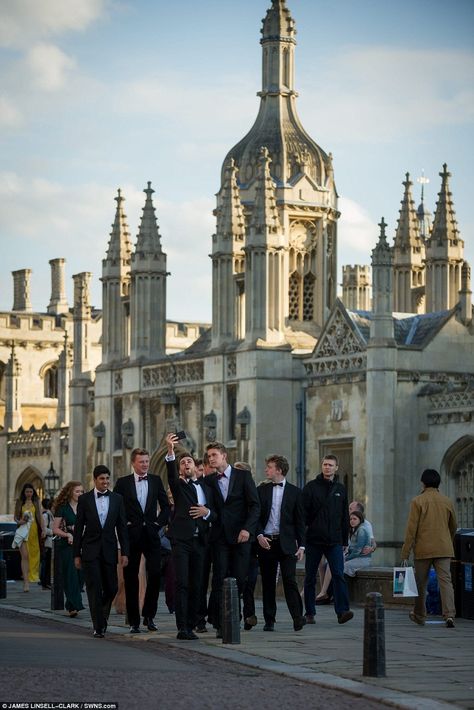 May Ball Cambridge, Cambridge Uni Student Aesthetic, Cambridge University Graduation, Cambridge University Students, Downing College Cambridge, Cambridge Student, Cambridge College, Newnham College Cambridge, Affirmations Confidence