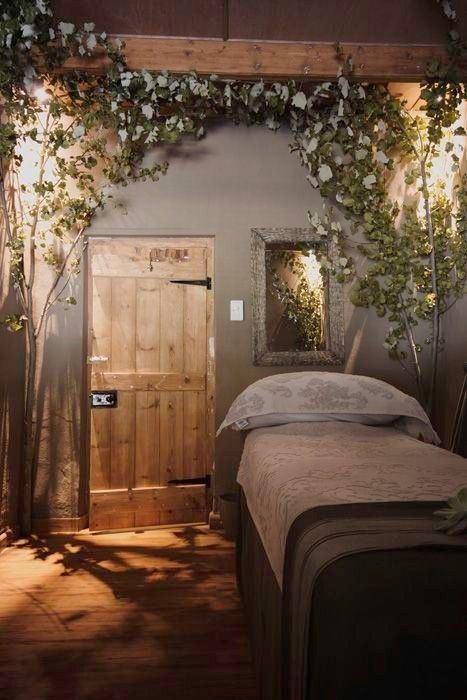 Spa Room Ideas, Massage Room Decor, Massage Therapy Rooms, Facial Room, Forest Bedroom, Forest Room, Reiki Room, Dreams Spa, Esthetician Room Decor