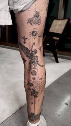 Tatouage Fibonacci, Geometric Tattoo Leg, Tato Geometris, Simple Leg Tattoos, Leg Tattoos Small, Geometric Tattoos Men, Simple Tattoos For Guys, Tato Lengan, Wrist Tattoos For Guys