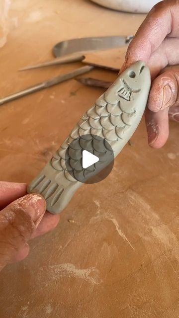 Ceramics Videos on Instagram: "How to make ceramic fish 🐟 by @umi_goods" Diy Air Dry Clay Fish, Pottery Animals Sculptures, Clay Ideas Animals, Weird Ceramics, Das Clay Ideas, Fish Pottery, Ceramics Videos, Pottery Carving, How To Make Ceramic