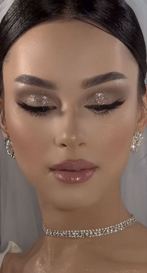 Quinceanera Makeup, Pageant Makeup, Silver Makeup, Hollywood Makeup, Prom Eye Makeup, Formal Makeup, Makijaż Smokey Eye, Stunning Makeup, Makeup Eye Looks