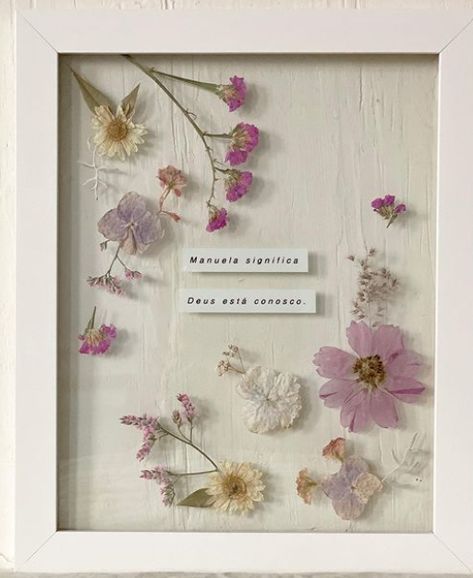 Pressed Flower Quotes, Dried Flower Canvas, Dried Flowers In Picture Frame, Picture Frame Flowers, Dried Flowers On Canvas, Dried Flowers In Frame, Pressed Flower Art Picture Frames, Dried Flowers Frame, Flowers In Frame