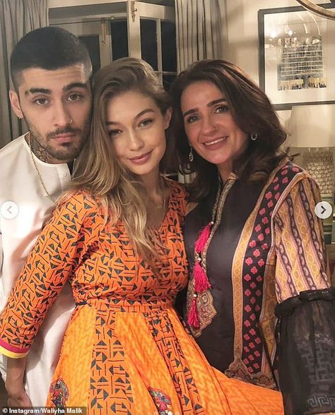 Zayn Malik Mother, Gigi Hadid And Zayn Malik, Gigi Hadid And Zayn, Leni Klum, Zayn Malik Photos, Zayn Malik Pics, Gigi Hadid Style, Hadid Sisters, Hadid Style