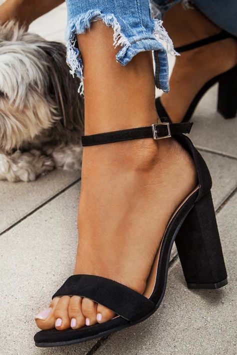 Black Open Toe Sandals With Block Heels #blockheels #opentoeheels ★ All types of black heels: classic strappy, closed toe, pumps, stilettos are covered here! ★ See more: https://glaminati.com/black-heels-guide/ #blackheels #blackhighheels #highheels #blacksandals #glaminati #lifestyle Sandal Hak Tinggi, Shoes Heels Prom, Shoes Heels Stilettos, Hak Tinggi, Mode Rock, Ankle Strap Chunky Heels, Heels Prom, Dr Shoes, High Heels Boots