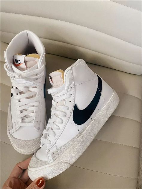 Nike High Tops Women, White Sneakers High Tops, Black And White Nike High Tops, Shoes Nike High Tops, Nike Shoes Women High Tops, Nike Blazers High Tops, Custom Nike High Tops, Winter Nike Shoes, High Top White Shoes