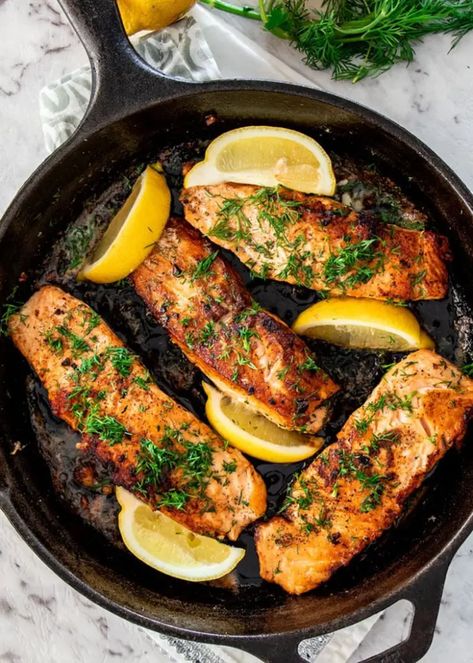 How To Cook Salmon On The Stove Salmon On The Stove, Lemon Salmon Recipes, Fried Salmon Recipes, Salmon Recipe Pan, Lemon Dill Salmon, Dill Salmon, Summer Seafood Recipes, Pan Fried Salmon, Lemon Salmon