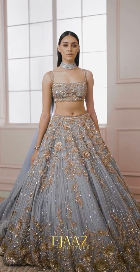 Sangeet Outfit Bridal Gown, Sangeet Outfit Bridal, Beautiful Lehengas, Casual Bridal Dress, Heavy Lehenga, Engagement Lehenga, Engagement Gowns, Indian Bridesmaid Dresses, Indian Wedding Gowns