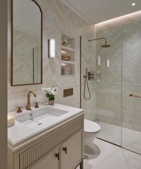 SOPHIE PATERSON (@sophiepatersoninteriors) • Instagram photos and videos Small Luxury Bathroom, Sophie Paterson Interiors, Luxury Spa Bathroom, Bathroom Sink Units, Sophie Paterson, Classic Bathroom Design, Bathroom Design Small Modern, Modern Small Bathrooms, Classic Bathroom