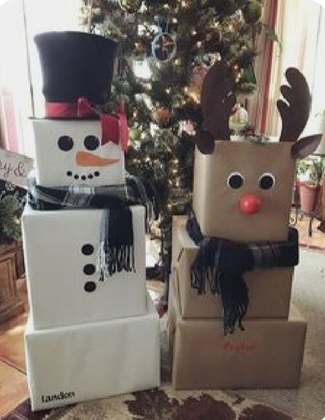 Unique Gift Wrapping Christmas, Christmas Wrapping Diy, Xmas Gift Wrap, Christmas Presents For Kids, Gift Towers, Reindeer Gifts, Gift For Mom Christmas, Christmas Gift Basket Ideas, Snowman Gifts