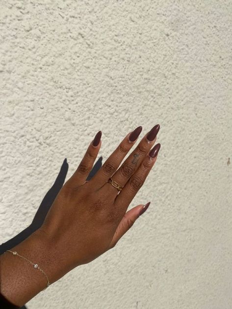 Fall Nails Brown And Orange, Plain Brown Nails, Nails Inspo Black Women, Brown Nails On Black Women, Almond Brown Nails, Almond Nails Fall Colors, Almond Nails Brown, Fall Nails Black Women, Nail Designs For Black Women