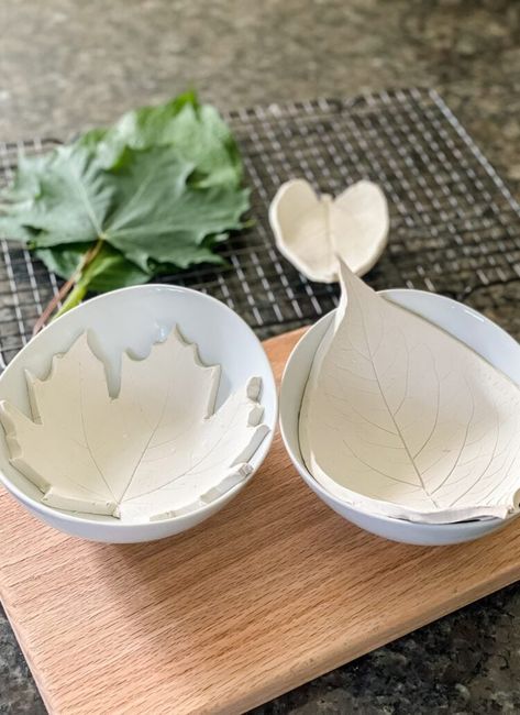 How to Make Autumn Leaf Clay Trinket Dishes - Cottage On Bunker Hill Leaf Clay, Diy Dish, Oven Bake Clay, Diy Air Dry Clay, Air Dry Clay Projects, Baking Clay, Bunker Hill, Clay Paint, Clay Crafts Air Dry