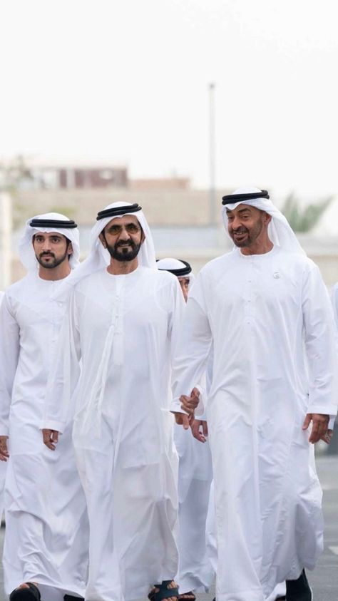 Dubai Sheikh, Arab Core, History Uae, Arab Dress, Prince Of Dubai, Handsome Men Quotes, Royal Family Pictures, Hamdan Fazza, Prince Mohammed