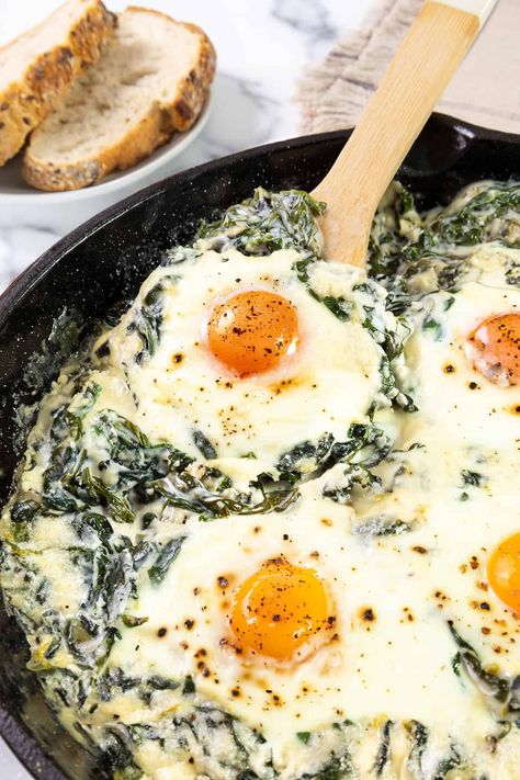 Eggs And Italian Sausage, Poached Eggs With Spinach, Egg Spinach Recipes, Baked Breakfast Recipes Eggs, Non Bread Breakfast Ideas, Duck Egg Breakfast, Baked Eggs Florentine Casserole, Spinach Florentine, Brie And Eggs