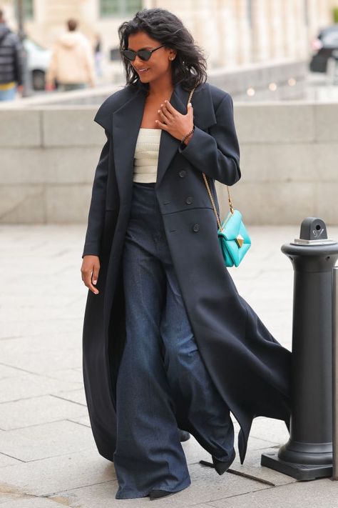 Long Wool Coat Outfit, Maxi Coat Outfit, Wool Coat Outfit, Simone Ashley, Navy Trench Coat, Herringbone Coat, Cynthia Erivo, Trench Coat Outfit, Long Black Coat