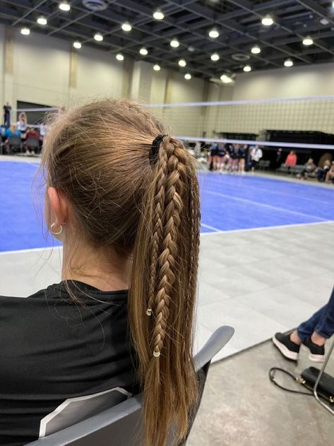 Tennis Hairstyles, Hairstyle With Braids, Tennis Hair, Cute Volleyball Hairstyles, Sports Hairstyle, Track Hairstyles, Soccer Hairstyles, Soccer Hair, Basketball Hairstyles