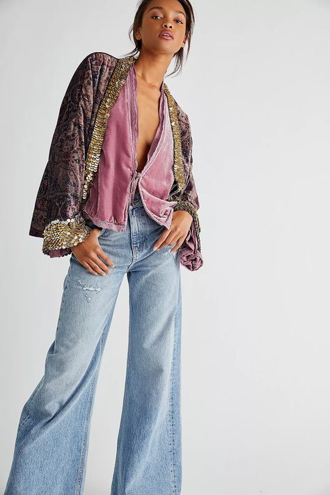 Velvet Bed Jacket | Free People UK Velvet Kimono Outfit, Velvet Outfits For Women, Velvet Jacket Outfit, Look Boho Chic, Bed Jacket, Look Festival, Estilo Hippie, Velvet Clothes, Mode Abaya