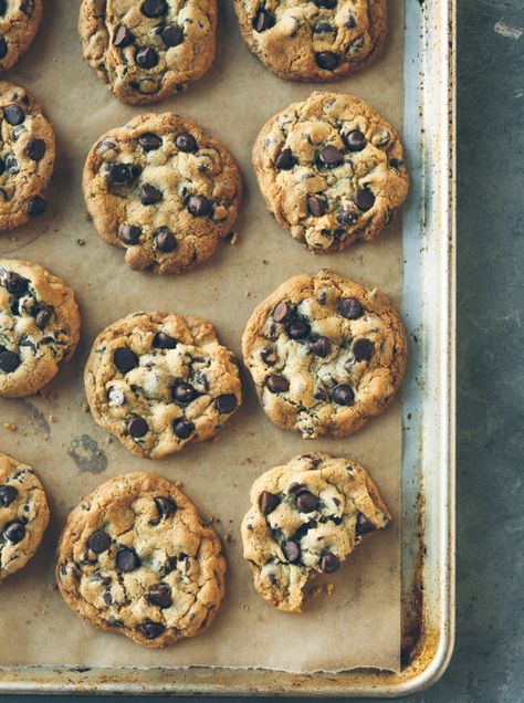 Drop Cookie Recipes | Williams-Sonoma Taste Gooey Chocolate Chip Cookies, Slow Cooker Desserts, Perfect Chocolate Chip Cookies, Classic Cookies, Homemade Desserts, Tea Cakes, Cookies Recipes Chocolate Chip, Dessert Bars, Just Desserts