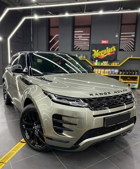 2021 Range Rover, Rover Ranger, Dream Cars Range Rovers, Luxury Instagram, Range Rovers, Usa Girls, Tata Motors, Car Goals, Guerilla Marketing