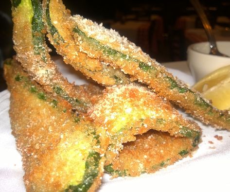 Maggiano's Little Italy Crispy Zucchini Fritté Recipe - Secret Copycat Restaurant Recipes Fried Zucchini Recipes, Zucchini Appetizer, Crispy Zucchini, Japanese Bread, Lemon Aioli, Rib Recipe, Prime Rib Recipe, Aioli Recipe, Copycat Restaurant Recipes