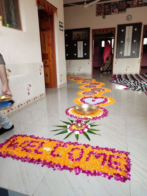 Bhabhi Welcome Decor, Ghar Pravesh Decoration, Welcome Bhabhi Decoration Ideas, Welcome Flower Rangoli, Welcome Rangoli With Flowers, Kanku Pagala Decoration, Kanku Pagla Decoration At Home, Welcome Decoration Ideas Home Indian, Pagla Decoration