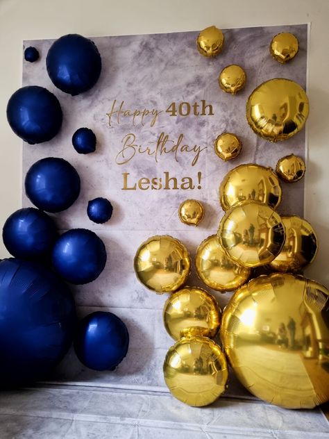 Personalized backdrop featuring shimmering gold and navy blue foil balloons 40th Birthday Balloons, Deco Ballon, Potpourri Christmas, 40 And Fabulous, Candy Land Christmas Decorations, Candy Land Christmas Decorations Outdoor, Happy 40th Birthday, Birthday Balloon Decorations, Christmas Potpourri