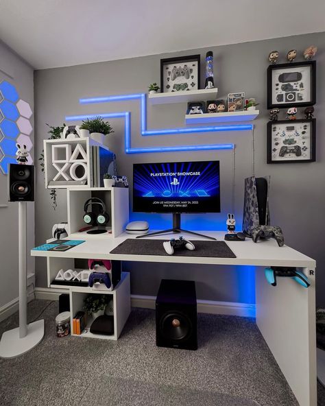 Gaming Room Setup Bedrooms, Bedroom Gamer, Games Room Inspiration, Gaming Bedroom, Boy Bedroom Design, Teenager's Room, Bedroom Setup, Gaming Room Setup, Gamer Room