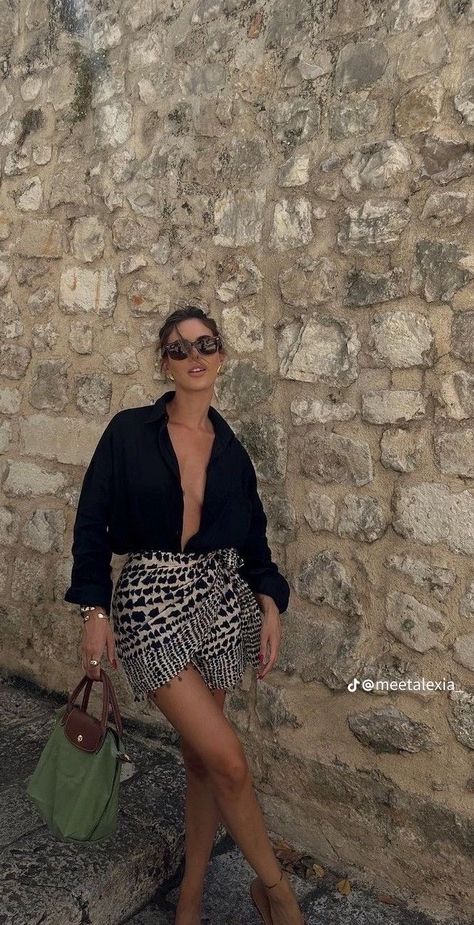 Tulum Beach Outfit, Euro Summer 2024 Outfits, European Summer Style Outfits, Puerto Rico Outfits Aesthetic, Positano Style Fashion, Saint Martin Caribbean Outfits, Thailand Outfit Ideas What To Wear, Thailand Outfit Ideas Black Women, Croatia Aesthetic Outfit