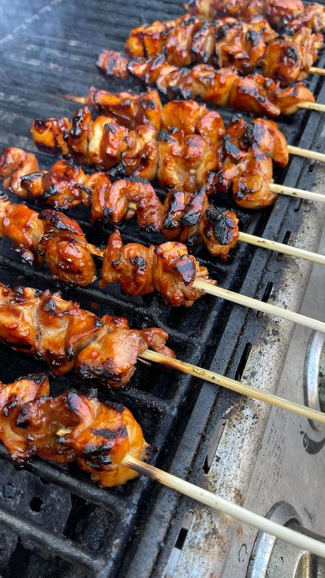 Summer Chicken Skewers, Baby Shower Bbq Food, Barbeque Aesthetic, Wedding Cookout, Cookout Foods, Bbq Chicken Skewers, Sunday Snacks, Filipino Bbq, Veggies And Rice