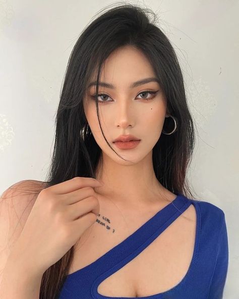 Korean Woman Aesthetic, Asian Baddie Aesthetic, Asian Baddie Makeup, Vietnamese Makeup, Korean Baddie, Ulzzang Beauty, Makeup Asia, Asian Makeup Looks, Cute Makeup Looks