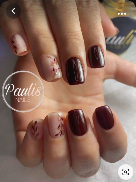 Burgundy Bride Nails, Short Gel Nails Red Art Designs, Bridesmaid Nails Autumn, Short Maroon Nails With Design, Plum Wedding Nails, Old Lady Nails Designs, Plum Nails With Design Fall, Short Nail Designs Wedding, Cranberry Nail Designs