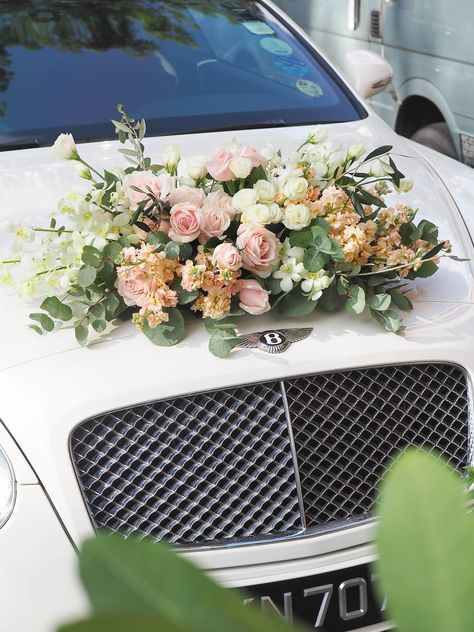 gallery - bridal flowers – Floral Magic Car Floral Decoration Wedding, Cars Wedding Decoration, Bridal Car Decor, Car Bouquet Wedding, Wedding Cars Decoration Ideas, Car Decorations For Wedding Flowers, Bridal Car Bouquet, Bridal Car Decoration Ideas, Bridal Car Flowers