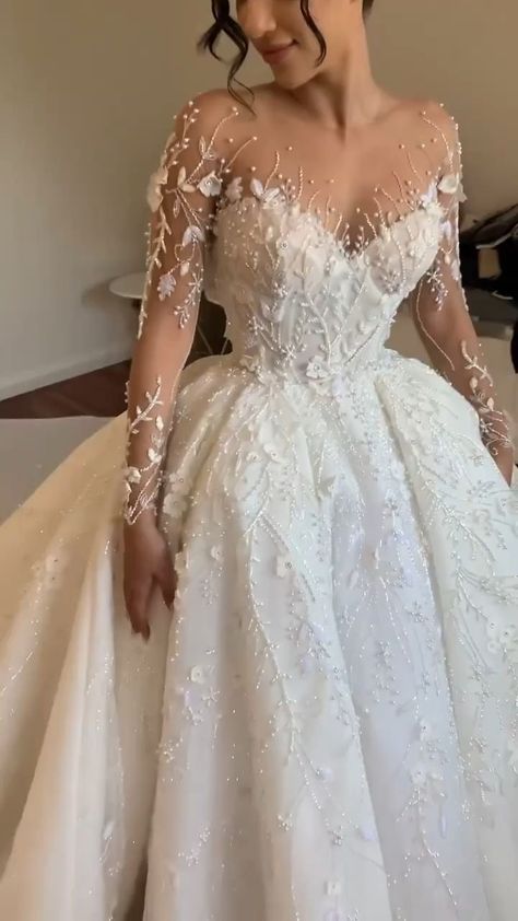 Fairytale Wedding Dress Princesses, Disney Fairytale Wedding Dress, Wedding Dress Bustle, Bride Dress Simple, Simple Wedding Dress, Classy Wedding Dress, Fairy Tale Wedding Dress, Pretty Wedding Dresses, Fancy Wedding Dresses