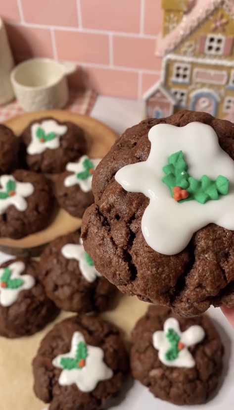 Christmas Pudding NY Style Cookies - Sab's Bakes 3rd Grade Christmas Party, Ny Style Cookies, New York Cookies, Magic Custard Cake, Salty Cookies, Custard Cake, Ny Style, Cookie Spread, Baking Tutorial