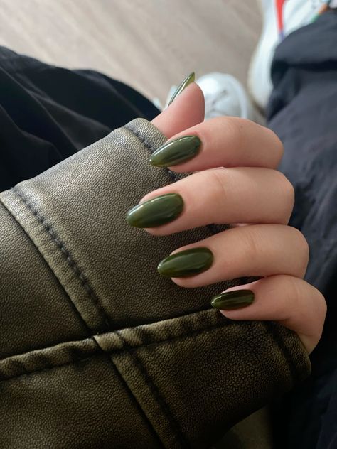 Nail Types Acrylics, Single Color Gel Nails, Green Nail Polish Ideas, Solid Color Nails Fall, Nails 2024 Green, Green Olive Nails, Cool Tone Nails, Nails Trending Now 2024, 2024 Fall Nails