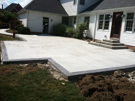 Concrete Patio With Wood Border, Paver Border Around Concrete Patio, Backyard Cement Patios, Square Concrete Patio Ideas, Rectangle Concrete Patio, Plain Concrete Patio, Cement Slab Patio Ideas, Concrete Pads Backyard, Concrete Patio With Paver Border