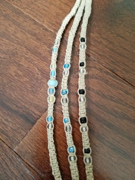 Knotted Bracelets Diy, Hemp Cord Crafts, Diy Anklet Tutorials, Macrame Anklet Diy Tutorial, Anklet Bracelet Diy, Hemp Cord Bracelets Diy, Diy Hemp Bracelets With Beads, Macrame Anklet Diy, Hemp Anklet Diy