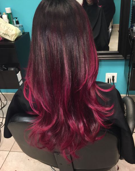 El pelo de Gamora Gamora Hair Color, Black Pink Balayage, Black And Pink Balayage, Dark Pink Highlights In Black Hair, Hot Pink Balayage Brunette, Magenta Hair Balayage, Fuschia Balayage, Pink Balayage Black Hair, Gamora Hair