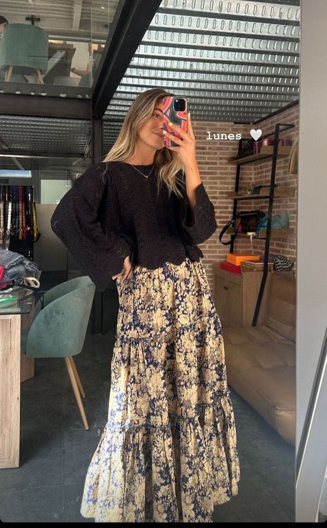 Thanksgiving Outfit Skirts Long, Floral A Line Skirt Outfit, Fall Boho Skirt Outfits, Long Skirt Outfits For Work Business Casual, One Color Outfit Aesthetic, Cottagecore Chic Outfits, Outfits With Long Flowy Skirts, Maxi Skirt Wedding Guest Outfit, Fall Winter Church Outfits