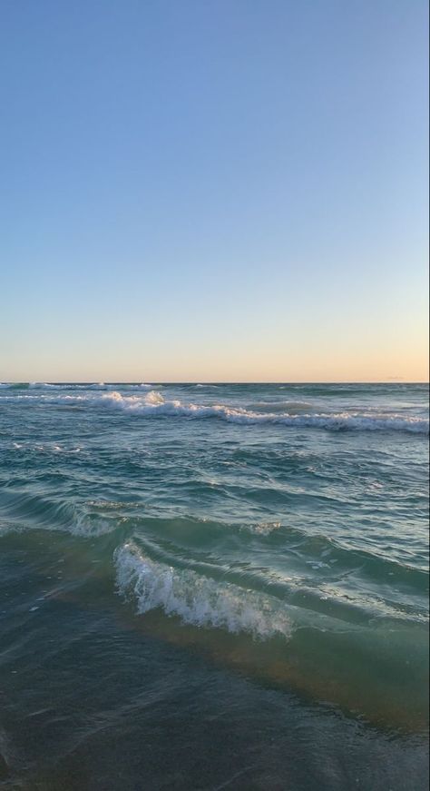 Beach Pics Aesthetic No People, Middle Of June Aesthetic, Beach Pictures Water, Clean Beach Aesthetic, Ocean Vibes Aesthetic, Svt Instagram, Aesthetic Ocean Pictures, Blue Beach Aesthetic, Beach Astethic