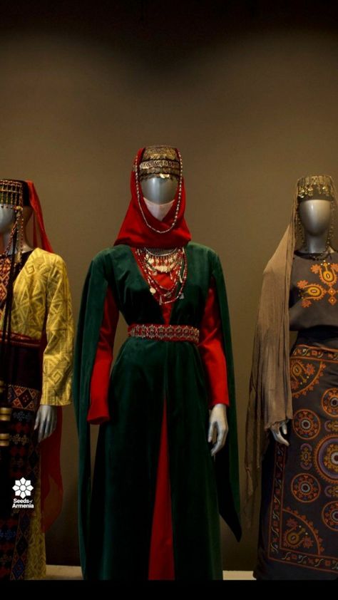 Taraz Armenian Traditional Dresses, Armenian Clothes, Caucasian Clothes, Armenian Fashion, Armenian Clothing, Armenian History, Dance Logo, Net Shirt, King Costume