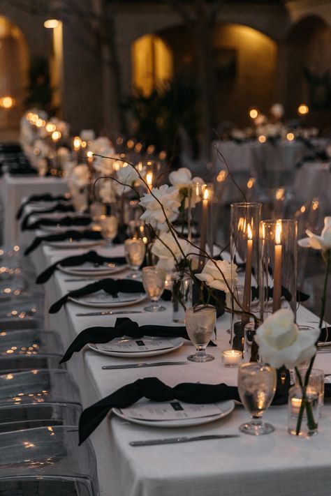 Black Wedding Table, Monochrome Weddings, Black And White Wedding Theme, White Wedding Theme, Dark Wedding, Black And White Theme, Black And White Wedding, Black White Wedding, Future Wedding Plans