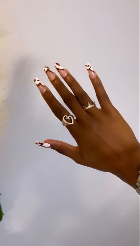 Brown Geometric Nails, Short Nails With Brown Design, Brown White French Tip Nails, Cow Spot Nails, Brown Shorties Acrylic Nails, White And Brown French Nails, Brown Nails With White Design, Minimalist Brown Nails, Brown And White French Tip Nails