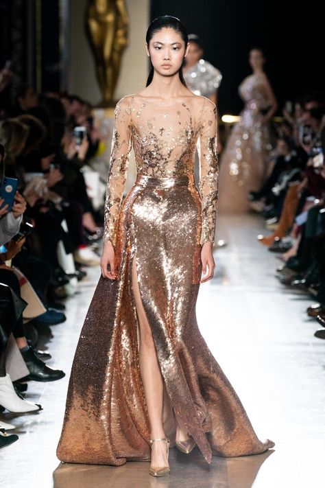 Elie Saab Haute Couture, 2019 Couture, Elie Saab Spring, Elie Saab Couture, Collection Couture, Gold Gown, Couture Mode, Couture Gowns, Luxury Dress