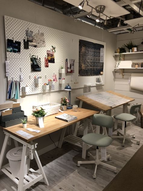 Design Studio Workspace Creative, Home Atelier Workspaces, Mittback Ikea Desk Hack, Office And Hobby Room, Graphic Design Office Studio, Office Art Studio Combo, Fashion Design Room Studio, Art Studio Ideas Workspaces, Workshop Room Design