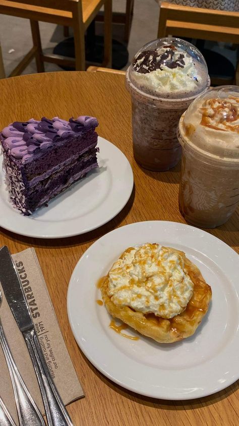 Aesthetic Dessert Pictures, Food Photography Aesthetic Instagram, Food Stories Instagram Ideas, Cafe Food Snap, Cafe Snapchat Stories, Aesthetic Food Instagram Story, Cafe Aesthetic Pictures, Food Snapchat Instagram, Starbucks Snap