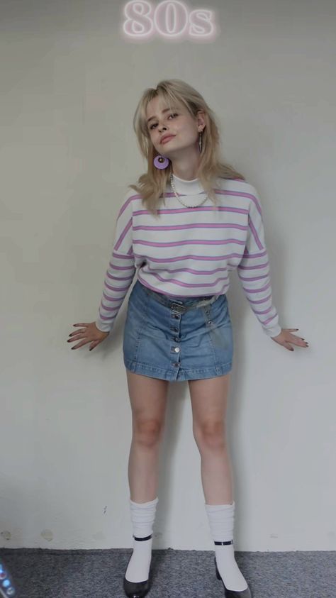 Casual 80s Fashion, 80s Mini Skirt Outfit, Retro Pastel Outfit, 80s Fashion High Schools, 1985 Fashion Woman Outfit, 80s Women’s Fashion, 1980s School Fashion, 80s Fashion Pastel, 80s Style Outfits For Women