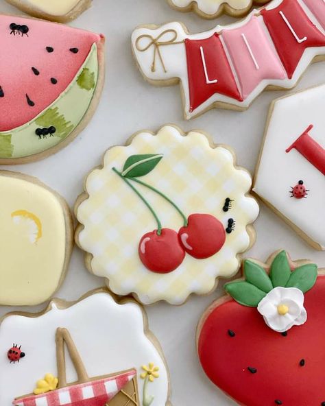 Cherry Baby Shower Cookies, Cherry Decorated Cookies, Cherry Cookies Decorated, Picnic Cookies Decorated, Strawberry Cookies Decorated, Picnic Cookies, Strawberry Sugar Cookies, Cake Pop Designs, Birthday Sweets